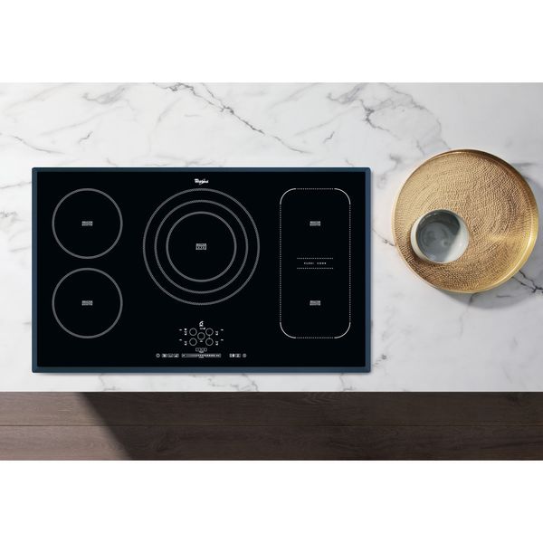 Whirlpool-Piano-cottura-ACM-795-BA-Nero-Induction-vitroceramic-Lifestyle-frontal