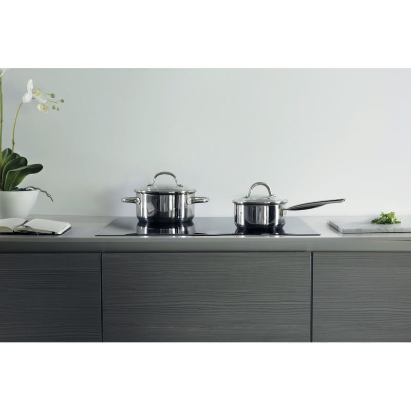Whirlpool Piano cottura SMO 654 OF/BT/IXL Nero Induction vitroceramic Lifestyle frontal top down