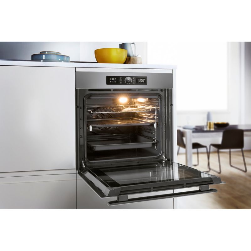 Whirlpool Forno Da incasso OAKZ9 6200 CS IX Elettrico A+ Lifestyle perspective open