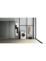 Whirlpool-Lavabiancheria-A-libera-installazione-FFB-D8-V-IT-Bianco-Carica-frontale-C-Lifestyle-frontal