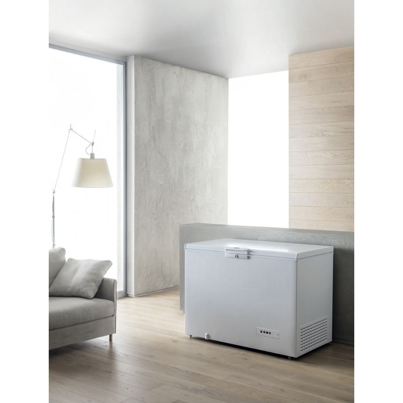 Whirlpool-Congelatore-A-libera-installazione-WHE-4600-Bianco-Lifestyle-perspective