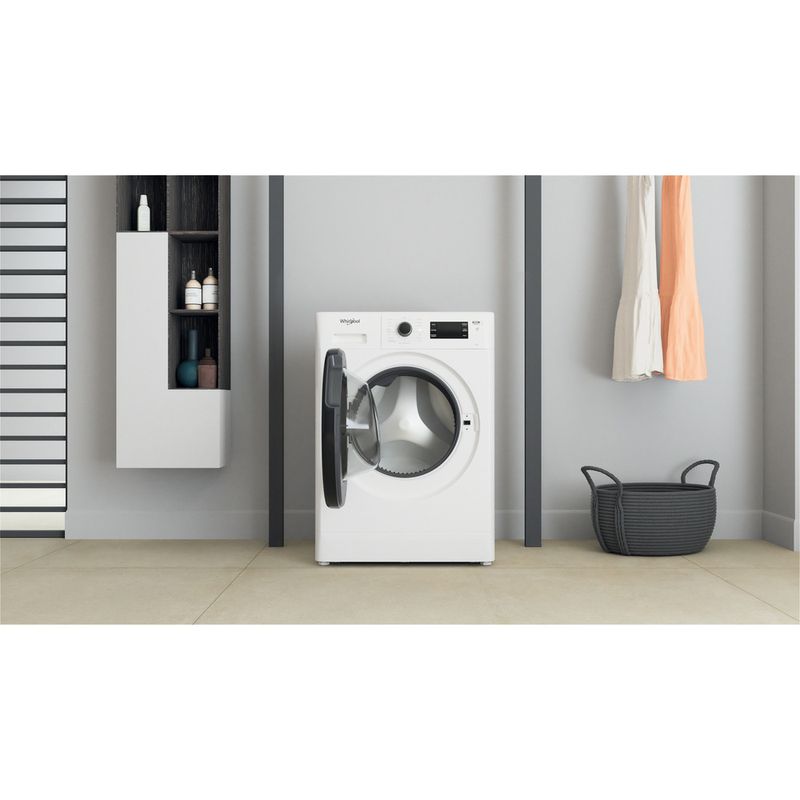Whirlpool-Lavabiancheria-A-libera-installazione-FWSG-61251-B-IT-N-Bianco-Carica-frontale-F-Lifestyle-frontal-open
