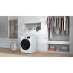 Whirlpool-Lavabiancheria-A-libera-installazione-W8-W046WR-IT-Bianco-Carica-frontale-A-Lifestyle-perspective