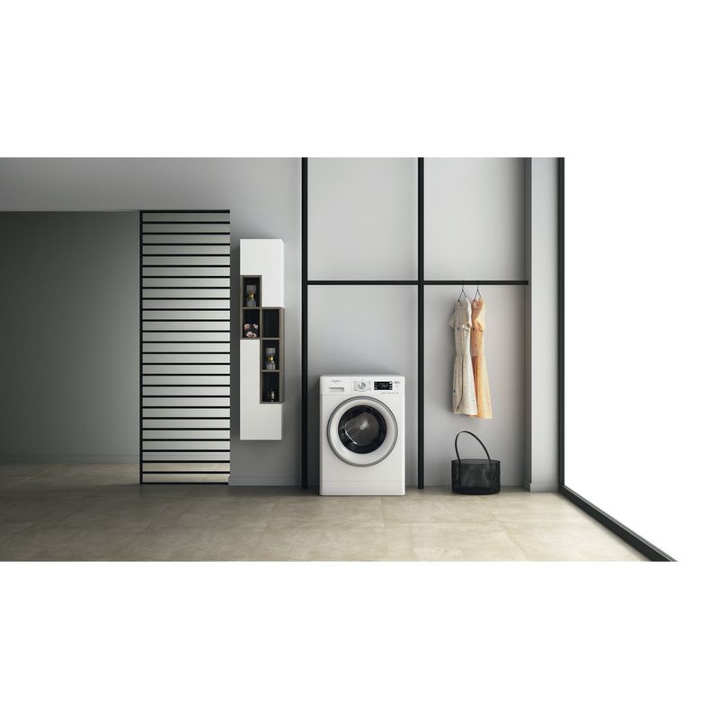 Whirlpool Lavabiancheria A libera installazione FFB 8258 SV IT Bianco Carica frontale B Lifestyle frontal