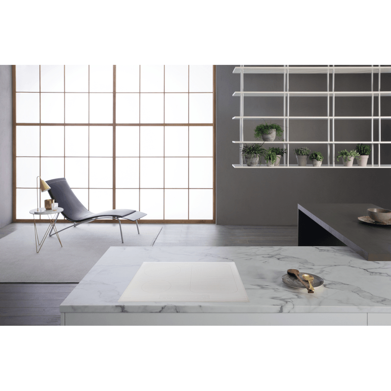 Whirlpool-Piano-cottura-ACM-808-BA-WH-Bianco-Induction-vitroceramic-Lifestyle-frontal-top-down