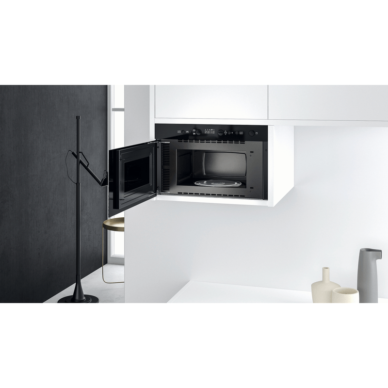 Whirlpool-Microonde-Da-incasso-W7-MN820-Stainless-Steel-Elettronico-22-Solo-microonde-750-Lifestyle-perspective-open