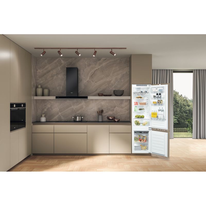 Whirlpool Combinazione Frigorifero/Congelatore Da incasso ART 9812 SF E Bianco 2 porte Lifestyle frontal open