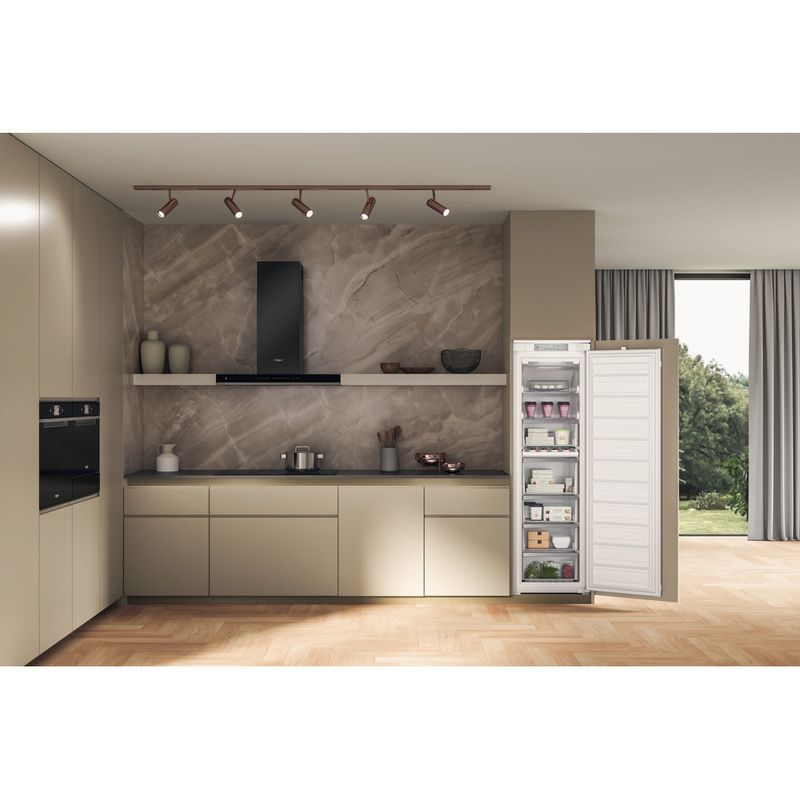 Whirlpool-Congelatore-Da-incasso-WHSD18F073C1-Bianco-Lifestyle-frontal-open