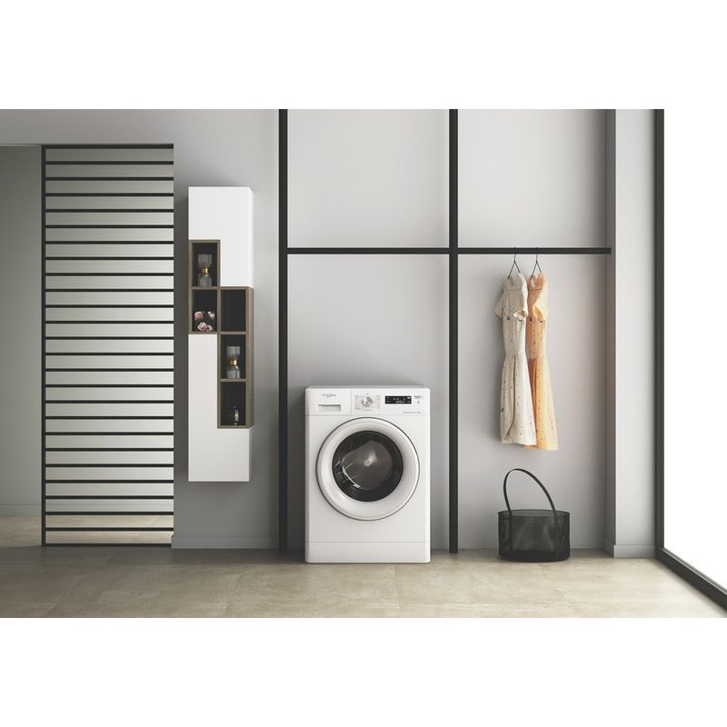 Whirlpool-Lavabiancheria-A-libera-installazione-FFS-P87-IT-Bianco-Carica-frontale-A-Lifestyle-frontal