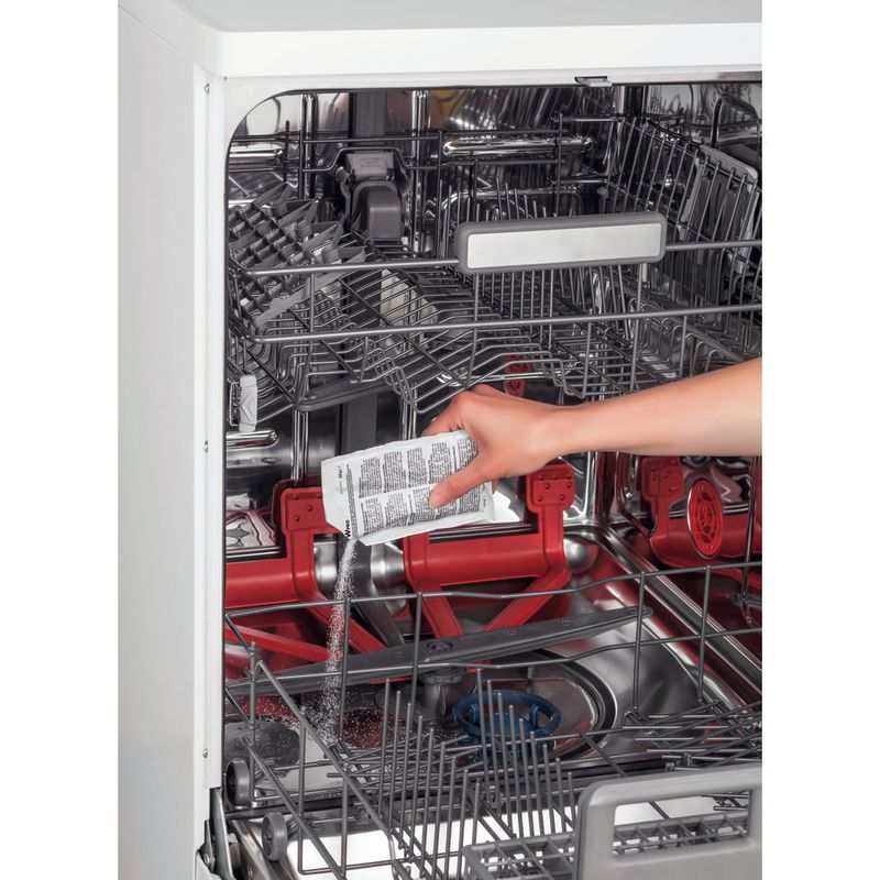 Whirlpool-WASHING-DES123-Lifestyle-people