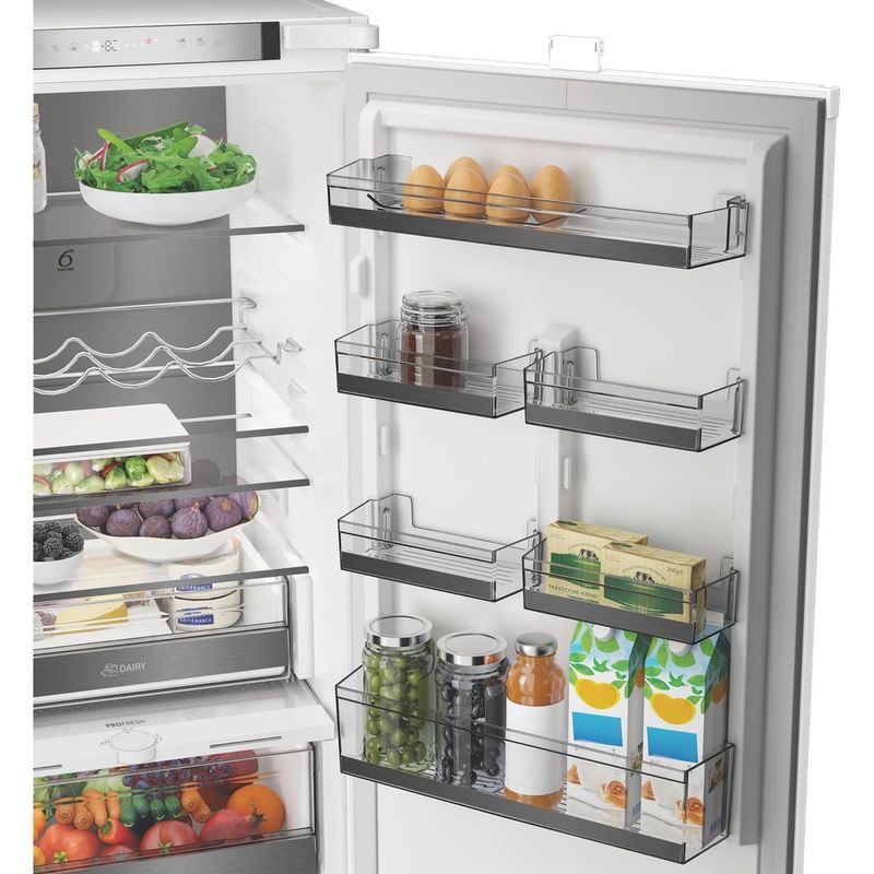 Whirlpool-Combinazione-Frigorifero-Congelatore-Da-incasso-WHK2-5293-B5E1-Zinc-Metal-2-porte-Lifestyle-detail