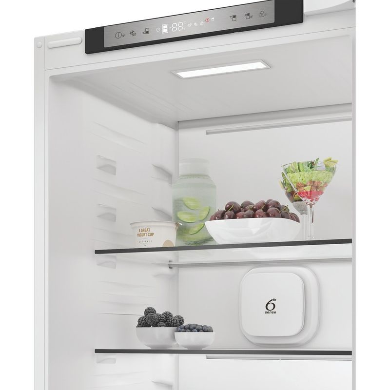 Whirlpool-Combinazione-Frigorifero-Congelatore-Da-incasso-WHK2-5322-B4E-Zinc-Metal-2-porte-Lifestyle-perspective